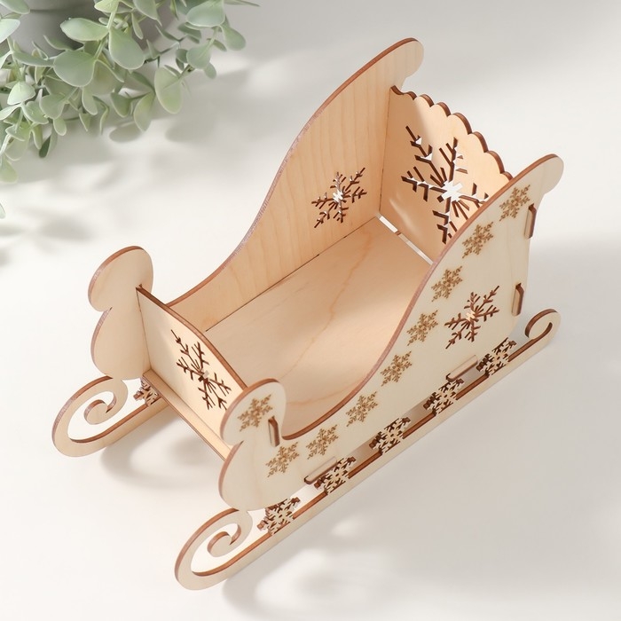 Шкатулка-сани  Шкатулка-сани "Снежиночки" 22х9х13,5 см (набор 5 деталей)