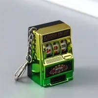 Брелок пластик "Игровой автомат - казино" зелёно-золотой 2,7х3,4х5 см