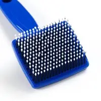 Пуходёрка малая, 6&times;13.5 с, мягкая, с закруглёнными зубьями, синяя