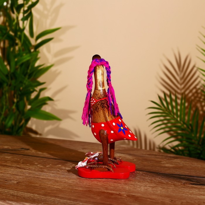 Сувенир Сувенир "Утка на пляже " дерево 25 см