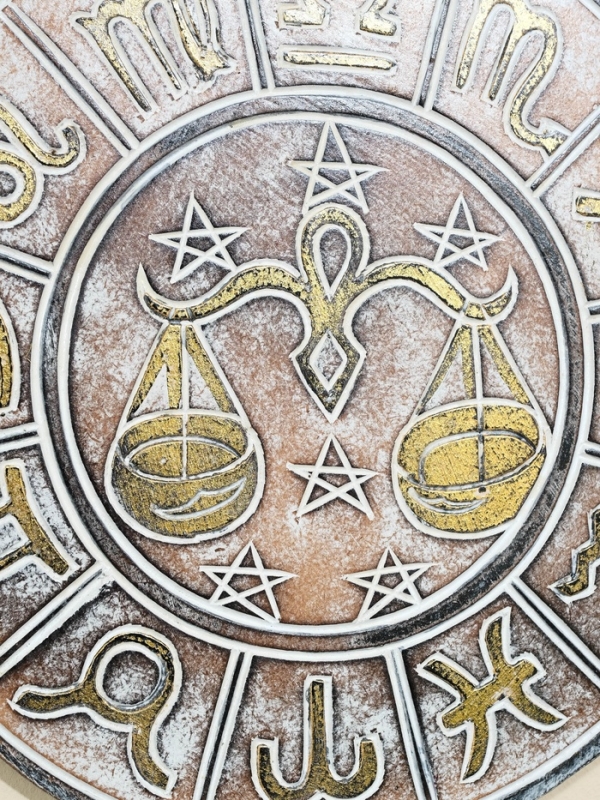 Панно резное МДФ "Весы", 30х30х2 см