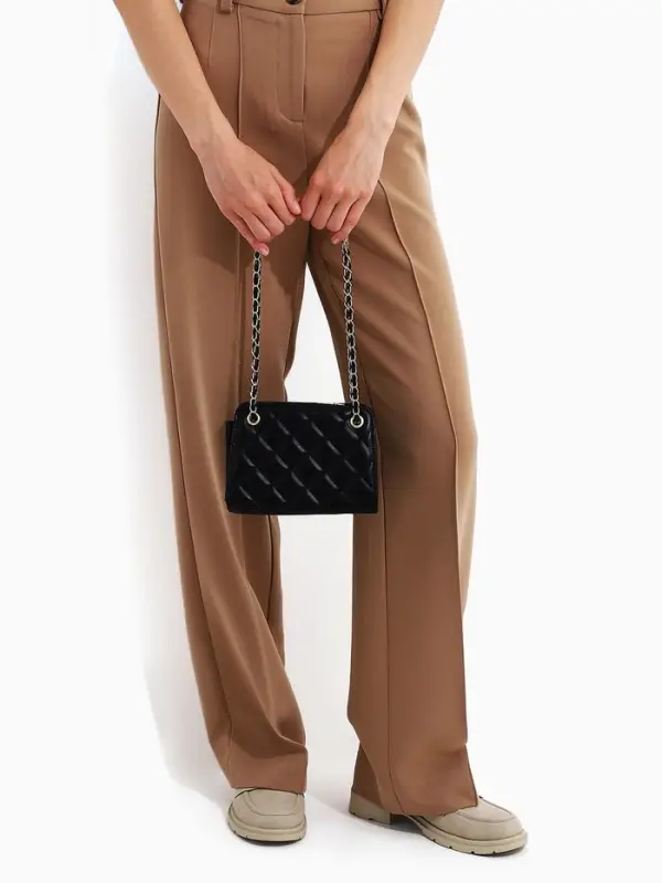 Сумка-клатч на молнии, на длинной цепочке, со стёжкой, чёрная