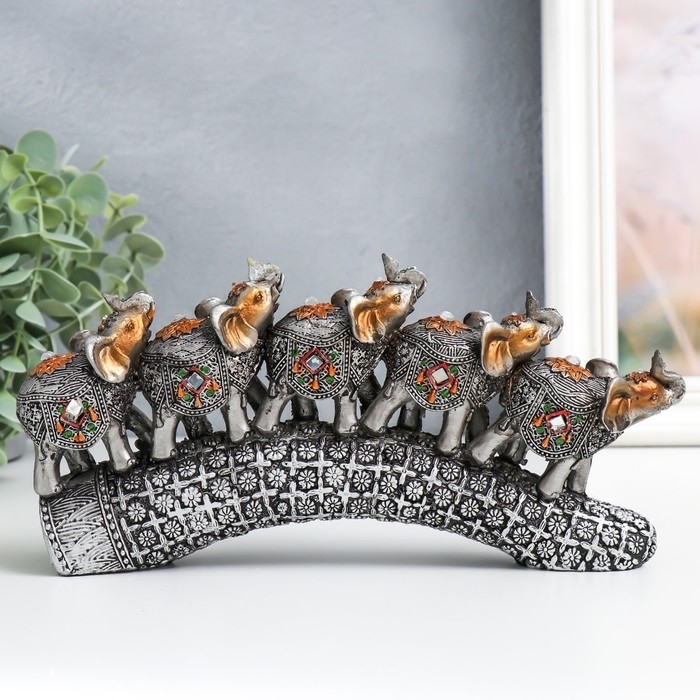 Сувенир полистоун Сувенир полистоун "Пять слонов на бивне с цветами" серебро 20,5х4х11 см