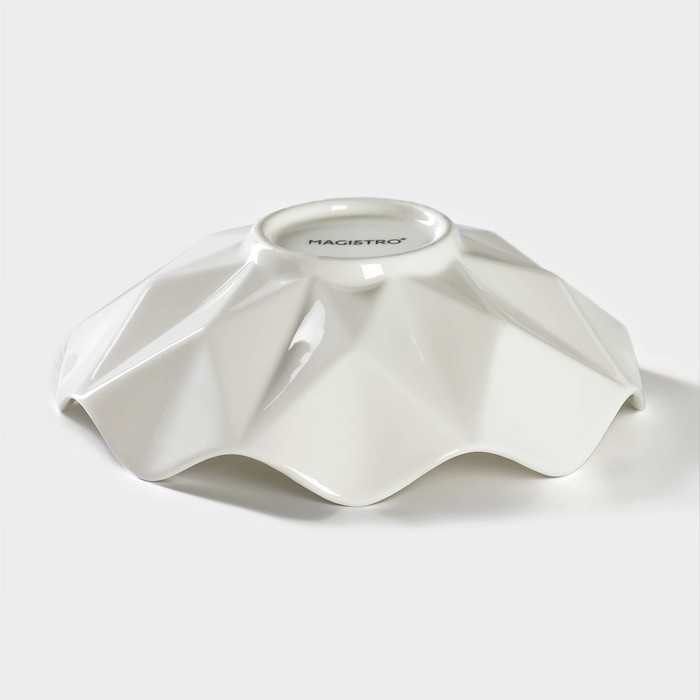 Салатник фарфоровый Magistro «Изобилие», 260 мл, d=15 см, цвет белый Салатник фарфоровый Magistro «Изобилие», 260 мл, d=15 см, цвет белый