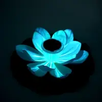 Садовый светильник для водоемов 28 х 28 х 9  см на солнечной бат-е "Лотос" бел N011