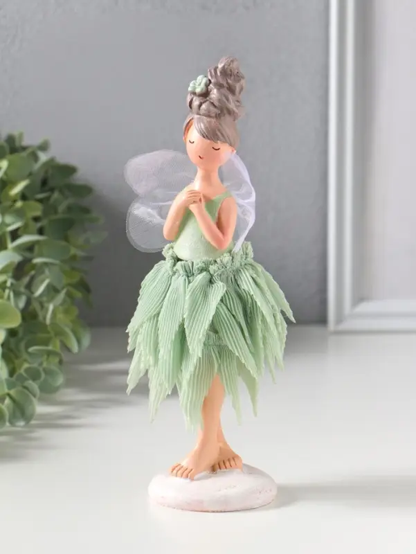 Сувенир полистоун "Девочка-фея с цветком в волосах, в зелёной юбке" 6,5х5,7х21,5 см