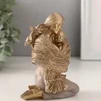 Фигурка полистоун &laquo;Мама с малышом, укутанные в шарф&raquo;, 8.5&times;6.5&times;12 см