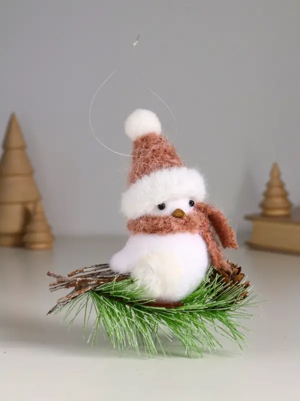 Сувенир "Белая птичка в золотом колпаке на веточке ели" 13х6х12,5 см