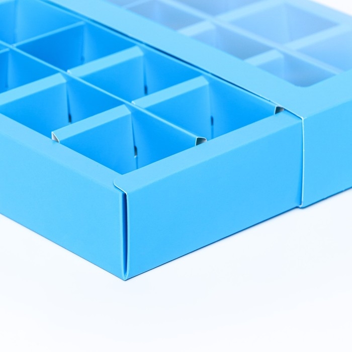 Коробка для конфет, 16 шт, голубая, 17,7 х 17,7 х 3,8 см Коробка для конфет, 16 шт, голубая, 17,7 х 17,7 х 3,8 см