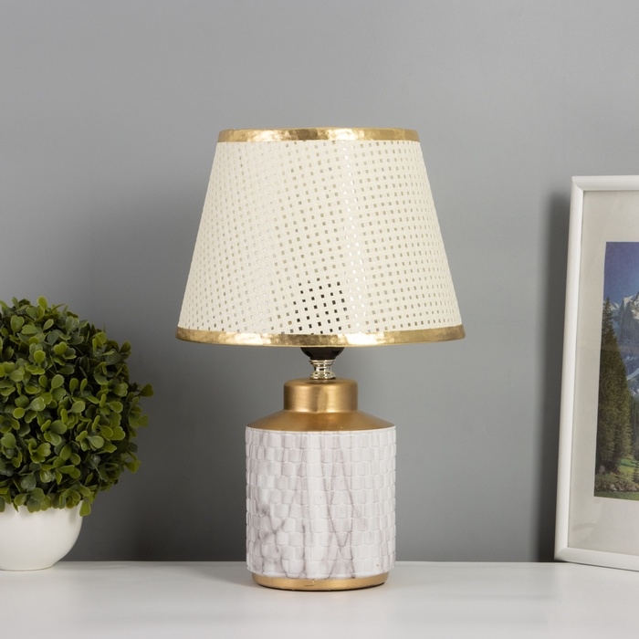 Лампа настольная Лампа настольная "Мрамор" 1х40Вт Е27 белый/золото 22,5х22,5х35см