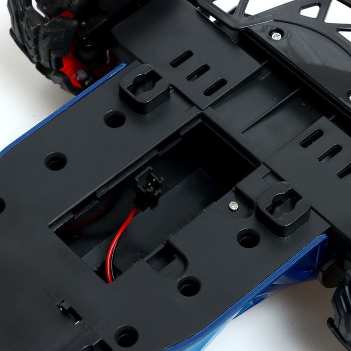 Машина радиоуправляемая «Шоукар», 1:16, работает от аккумулятора, цвет синий Машина радиоуправляемая «Шоукар», 1:16, работает от аккумулятора, цвет синий