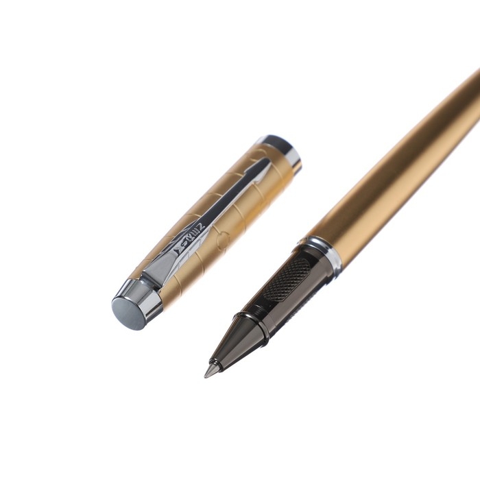 Ручка подарочная роллер, в кожзам футляре, корпус золото, серебро Ручка подарочная роллер, в кожзам футляре, корпус золото, серебро