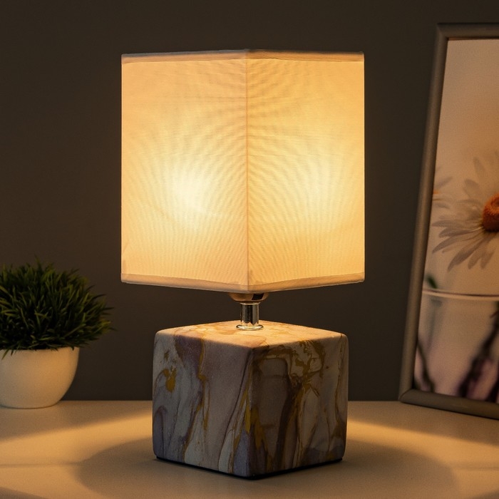 Настольная лампа Настольная лампа "Сафари" Е27 40Вт фиолетовый 12,5х12,5х29 см RISALUX