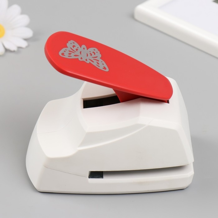 Дырокол фигурный рисунок 4,5х3,5 см Дырокол фигурный рисунок 4,5х3,5 см "Ажурная бабочка" МИКС 10х11,5х7,5 см