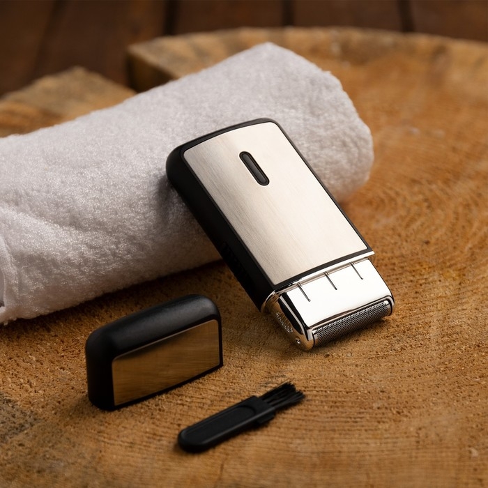 Электробритва Luazon LBR-13, 3 Вт, сеточная, 1 головка, сухое бритье, от АКБ, серебристая Электробритва Luazon LBR-13, 3 Вт, сеточная, 1 головка, сухое бритье, от АКБ, серебристая