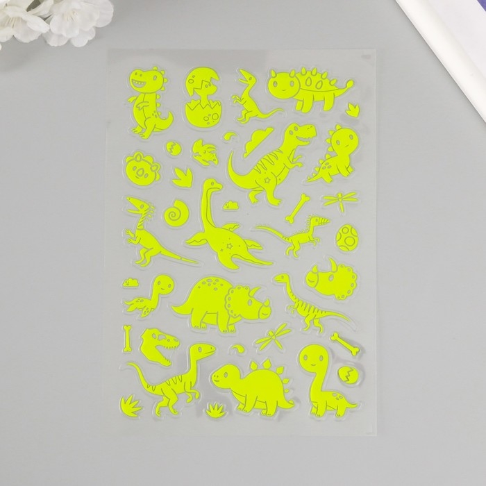 Наклейка пластик фосфорная Наклейка пластик фосфорная "Динозавры" МИКС 27х15,5 см