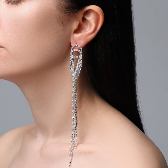 Серьги висячие со стразами «Голливуд» капли с нитями, цвет белый в серебре, 15,5 см Серьги висячие со стразами «Голливуд» капли с нитями, цвет белый в серебре, 15,5 см