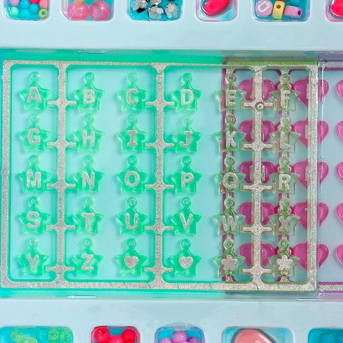 Набор для бисероплетения «Блестящие бусины» в чемодане Набор для бисероплетения «Блестящие бусины» в чемодане