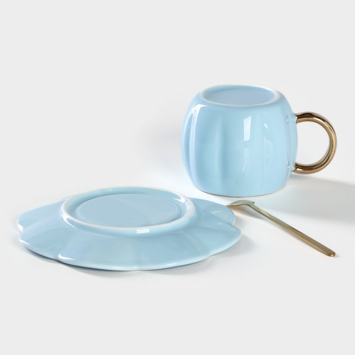 Чайная пара керамическая «Цветок», 3 предмета: чашка 240 мл, блюдце d=16 см, ложка, цвет голубой Чайная пара керамическая «Цветок», 3 предмета: чашка 240 мл, блюдце d=16 см, ложка, цвет голубой