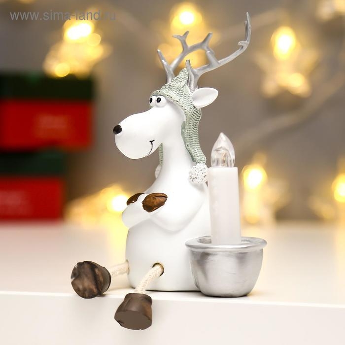 Сувенир полистоун свет Сувенир полистоун свет "Белый олешка в вязаной шапке со свечкой" МИКС 11,5х8х10,5 см