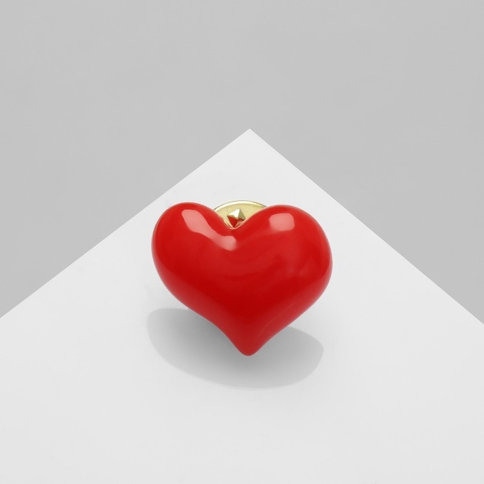 Значок «Сердце», цвет красный в золоте Значок «Сердце», цвет красный в золоте