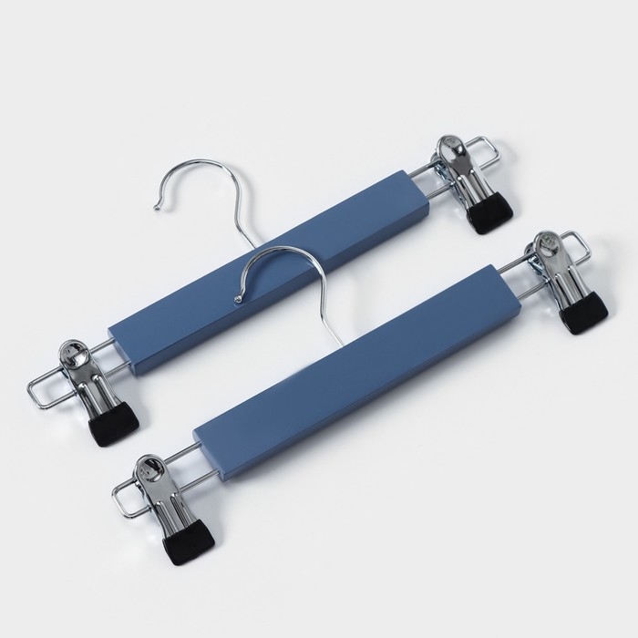 Вешалки для брюк и юбок LaDо́m Brillant, 28×12×2,3 см, 2 шт, деревянные, с зажимами, цвет синий Вешалки для брюк и юбок LaDо́m Brillant, 28×12×2,3 см, 2 шт, деревянные, с зажимами, цвет синий