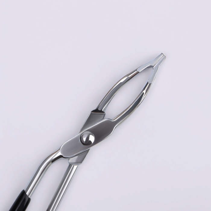 Пинцет в форме ножниц, прорезиненные ручки, 8 см, на блистере, цвет чёрный/серебристый Пинцет в форме ножниц, прорезиненные ручки, 8 см, на блистере, цвет чёрный/серебристый