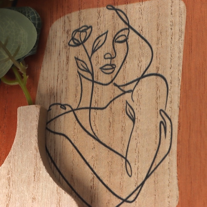 Крючки декоративные дерево Крючки декоративные дерево "Абстракция. Девушка и цветок в вазе" 1,5х19,5х23,5 см