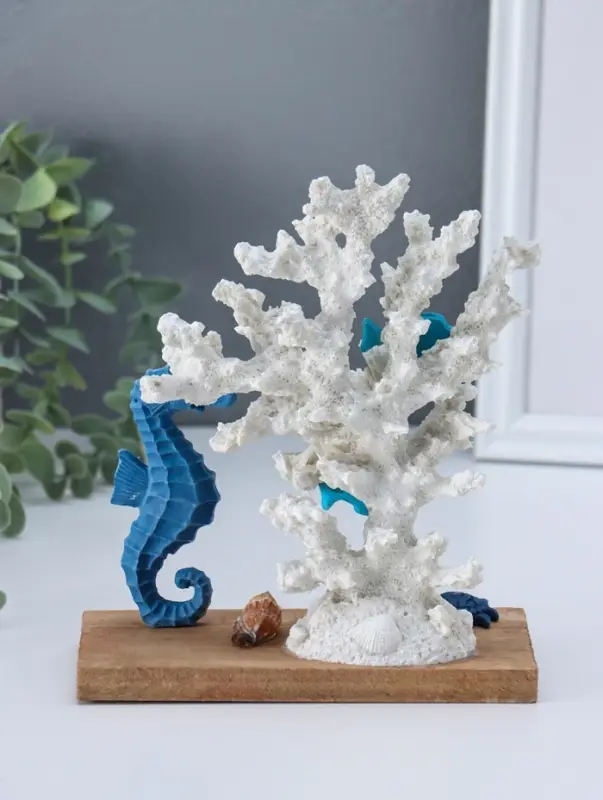 Сувенир полистоун "Рыбки и морской конёк у белых кораллов" 7,5х15,7х19,5 см