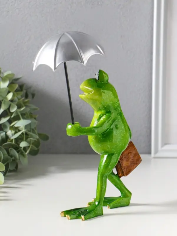 Фигурка полистоун лак &laquo;Лягуха под зонтом&raquo;, 21.5&times;9.5&times;16 см