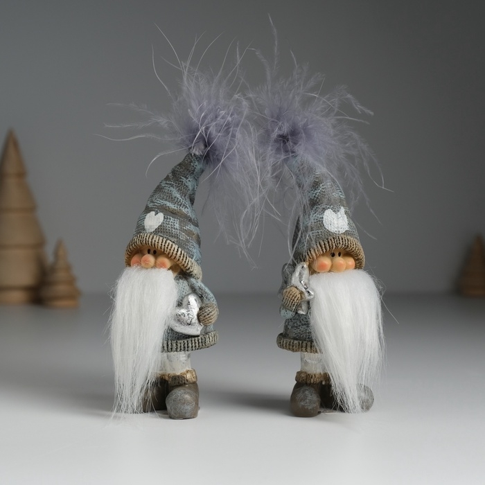 Сувенир полистоун Сувенир полистоун "Дед Мороз в колпаке с сердечком, со звёздочкой" МИКС 4,5х3х11 см