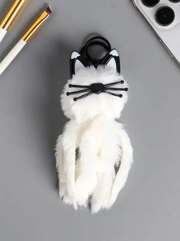 Пушистик на кольце "Белый кот" 18х5х5 см