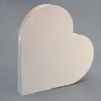 Подарочная коробка - сердце, с вкладышем внутри для конфет, открыток и сувениров, белая, 18&times;18&times;3 см