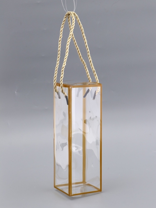 Коробка из PET с ручками, золотая, 7 х 7 х 21 см Коробка из PET с ручками, золотая, 7 х 7 х 21 см