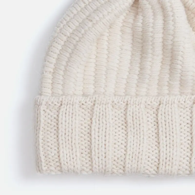 Шапка Frissonelle, жемчужно-белая Шапка Frissonelle, жемчужно-белая