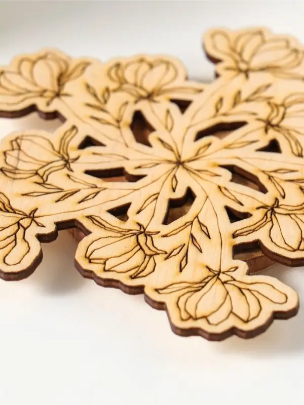 Подставка под горячее &laquo;Цветы&raquo;, вид 1, 11см, можжевельник, фанера