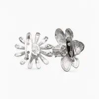 Зажим для кардигана &laquo;Пчела&raquo;, пришивной, чёрно-белый в серебре