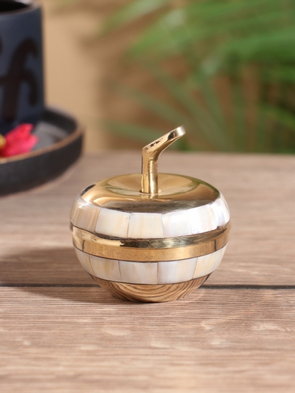 Шкатулка Шкатулка "Яблоко золотое" латунь с перламутром 6х6х6,5 см