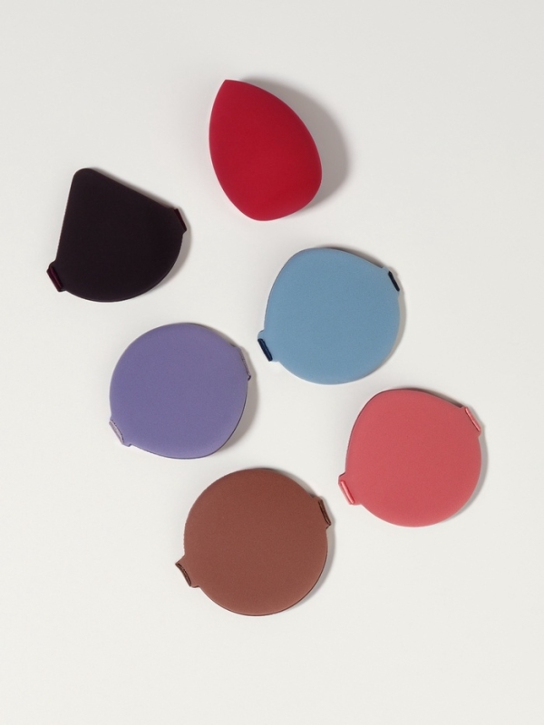 Набор спонжей д/макияжа 6 шт: 5 пуховок, 1 капля в пласт футляре латекс МИКС пакет QF Набор спонжей д/макияжа 6 шт: 5 пуховок, 1 капля в пласт футляре латекс МИКС пакет QF