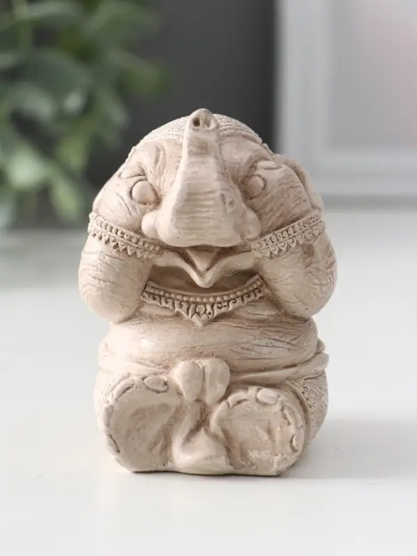 Фигура «Слон ничего не вижу», 7×5.5×6 см, слоновая кость