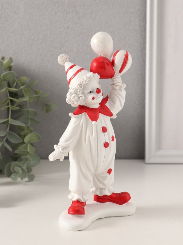 Сувенир полистоун Сувенир полистоун "Клоун с воздушными шариками" красно-белый 10х6,5х19,5 см