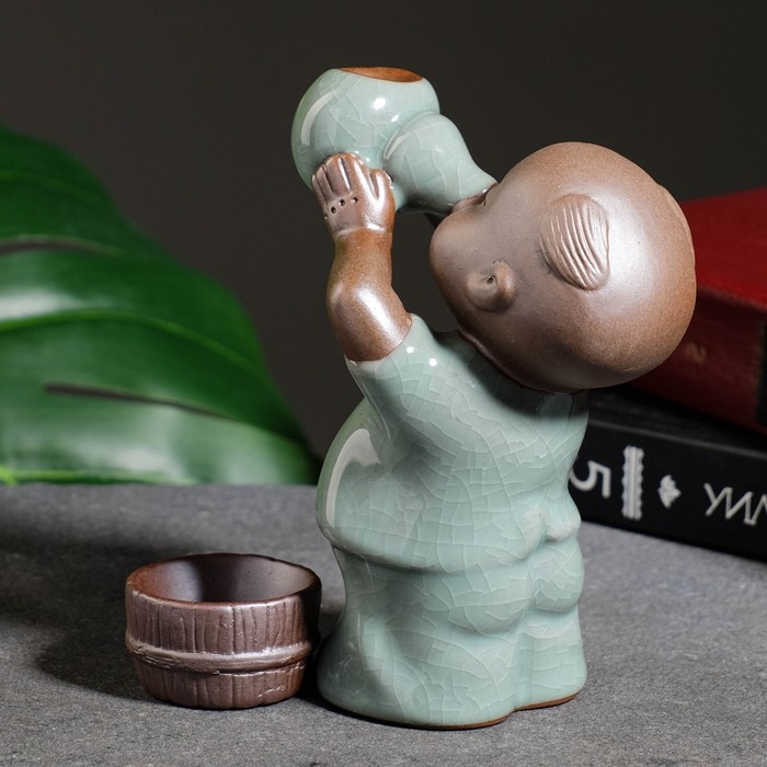 Подставка для благовоний Подставка для благовоний "Мальчик пьет" 13х8х9см