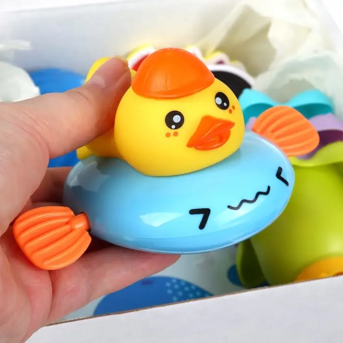 Подарочный набор для веселого купания малыша 12в1: игрушки для купания Подарочный набор для веселого купания малыша 12в1: игрушки для купания