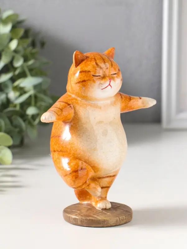 Сувенир полистоун лак "Пухлый кот-йог" 12х7х14,7 см