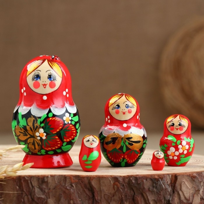 Матрёшка «Божья коровка», красный платок, 5 кукольная, 9-11 см Матрёшка «Божья коровка», красный платок, 5 кукольная, 9-11 см