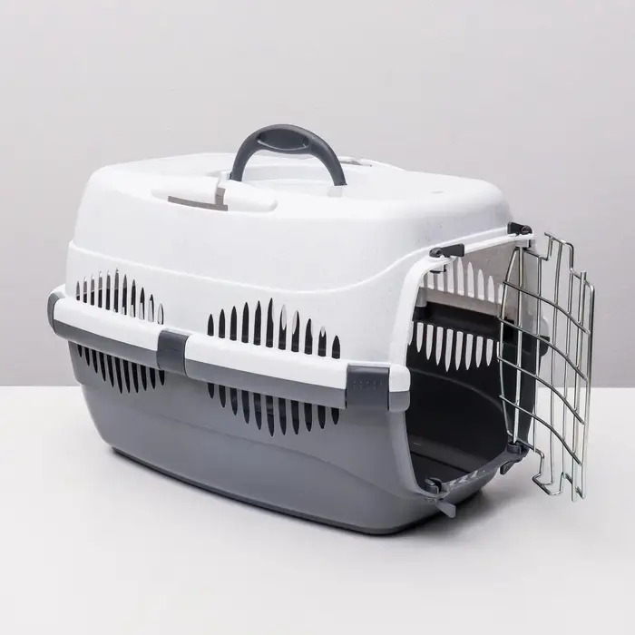 Переноска для животных до 9 кг &laquo;Пижон&raquo;, 43&times;29&times;27.5 см, металлическая дверь, пластик, белая, серая