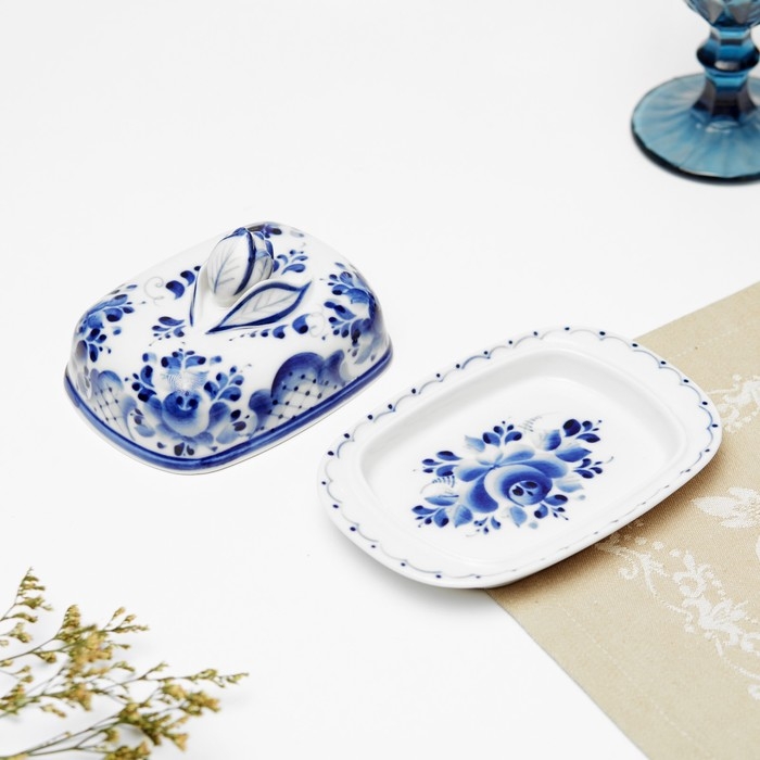 Маслёнка «Тюльпан», 16х10,5х10 см, гжель Маслёнка «Тюльпан», 16х10,5х10 см, гжель