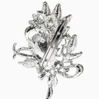 Брошь "Императрица" букет, цвет светло-зелёный в серебре