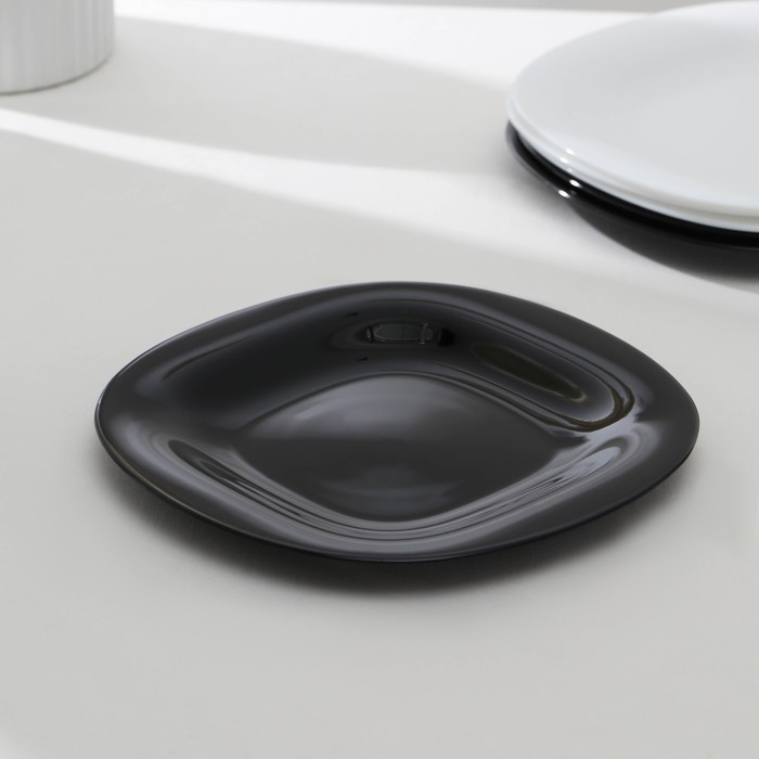 Сервиз столовый Luminarc Carine White&Black, стеклокерамика, 18 предметов, цвет белый и чёрный Сервиз столовый Luminarc Carine White&Black, стеклокерамика, 18 предметов, цвет белый и чёрный