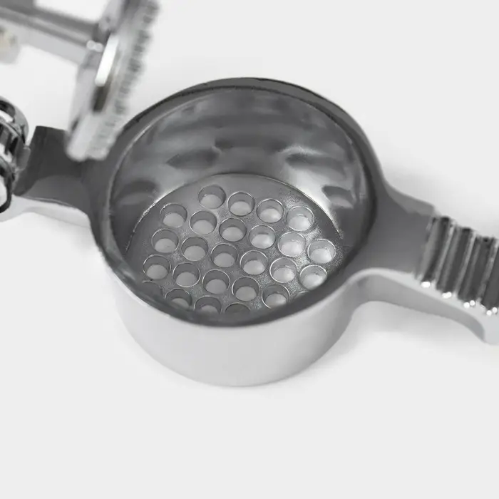 Пресс для чеснока Доляна &laquo;Велес&raquo;, 16.5 см, салатовый